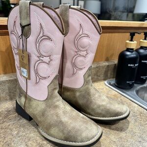 NWT Twister Kids' Posy Square Toe Boots